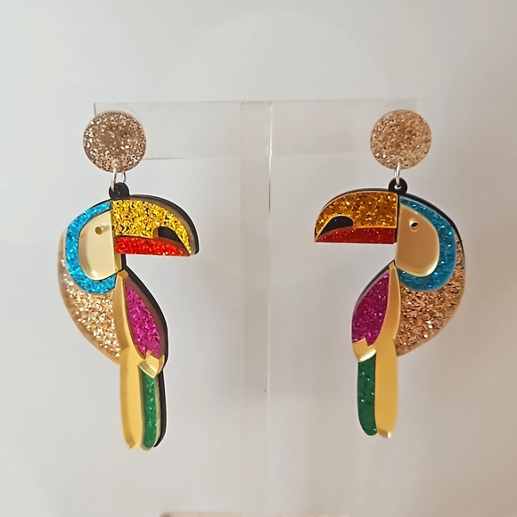 Multicolored acrylic toucan pelican tropical glitter pierced earrings NWOT - Picture 1 of 5